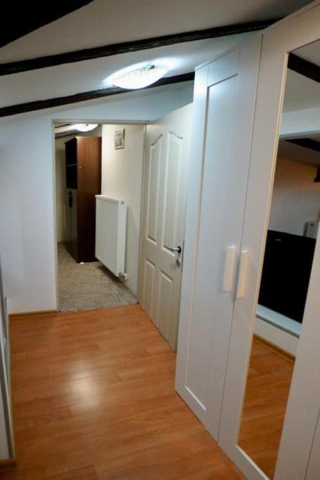 2-Room Cozy Retreat Near City Center Bukarest Exteriör bild